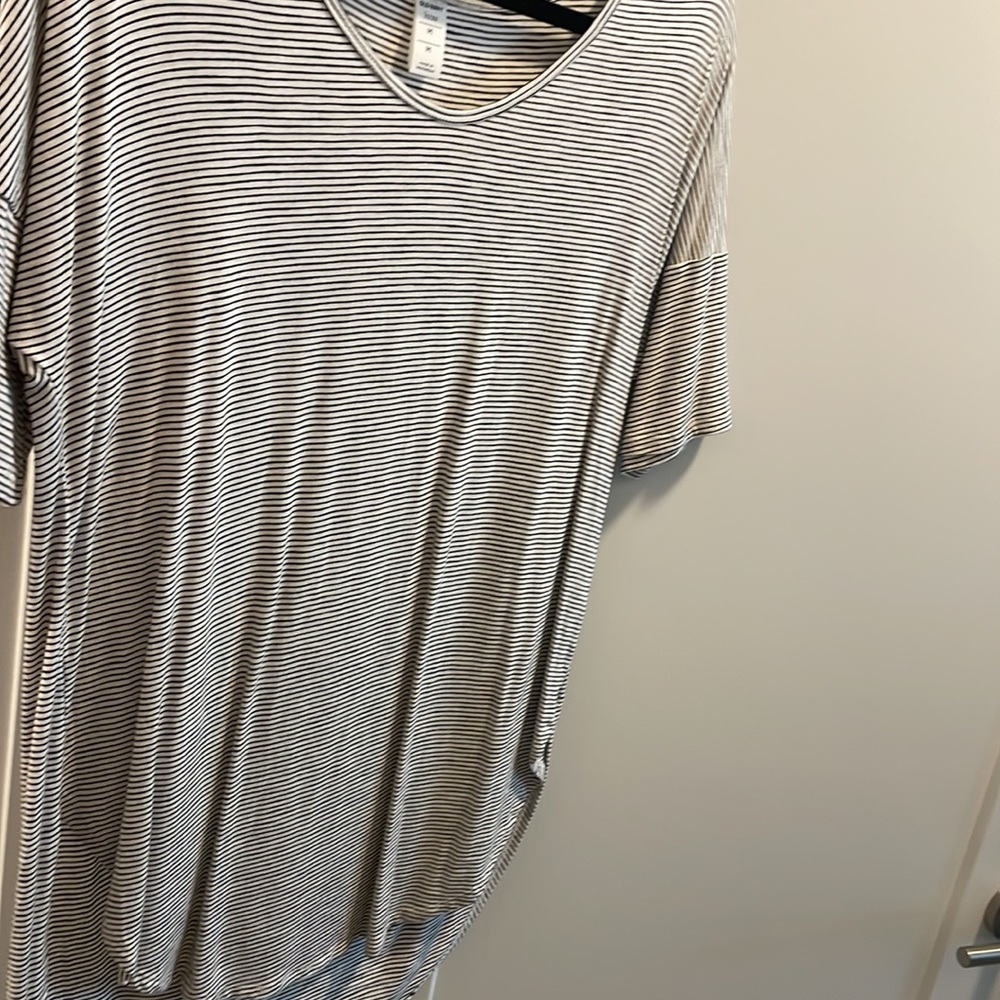 Old Navy tunic tee - Picture 3 of 3